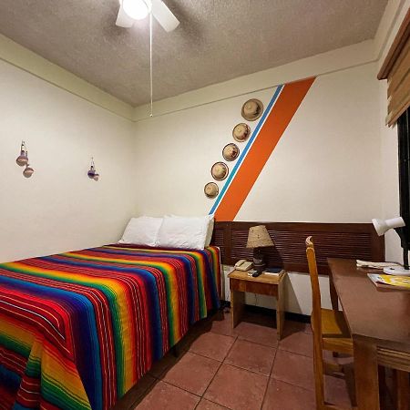 Hotel Arbol De Fuego ซานซัลวาดอร์ ภายนอก รูปภาพ