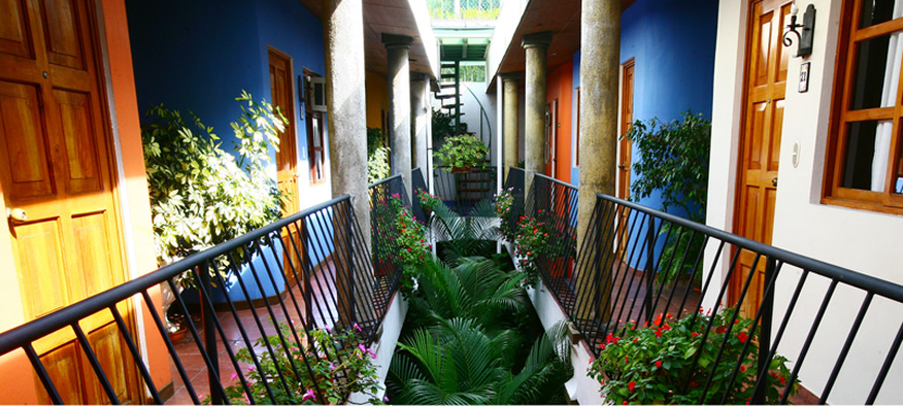Hotel Arbol De Fuego ซานซัลวาดอร์ ภายนอก รูปภาพ