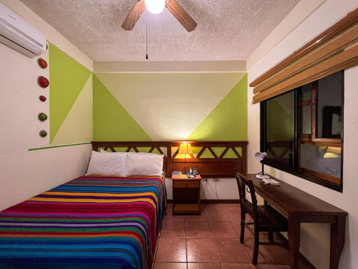 Hotel Arbol De Fuego ซานซัลวาดอร์ ภายนอก รูปภาพ