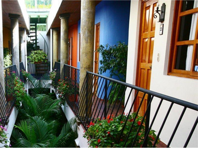 Hotel Arbol De Fuego ซานซัลวาดอร์ ภายนอก รูปภาพ