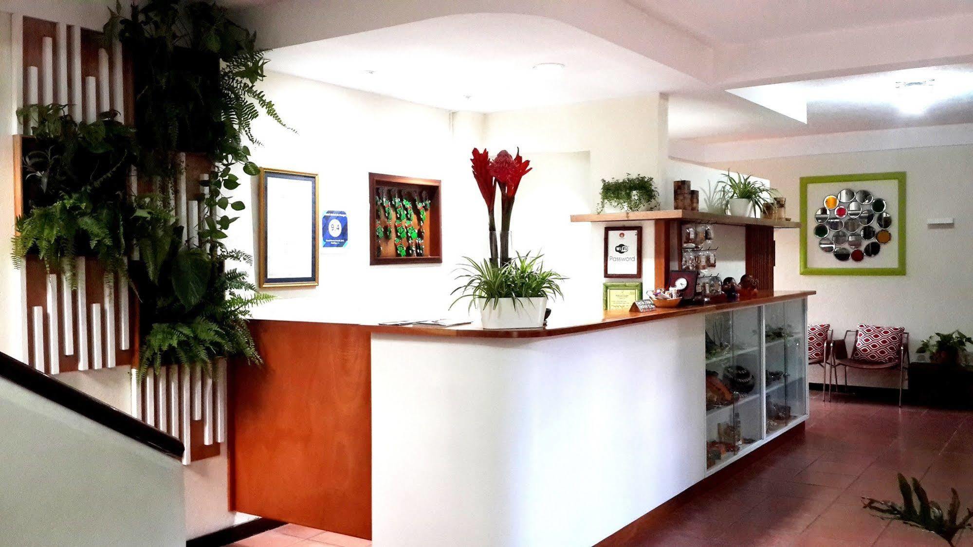 Hotel Arbol De Fuego ซานซัลวาดอร์ ภายนอก รูปภาพ