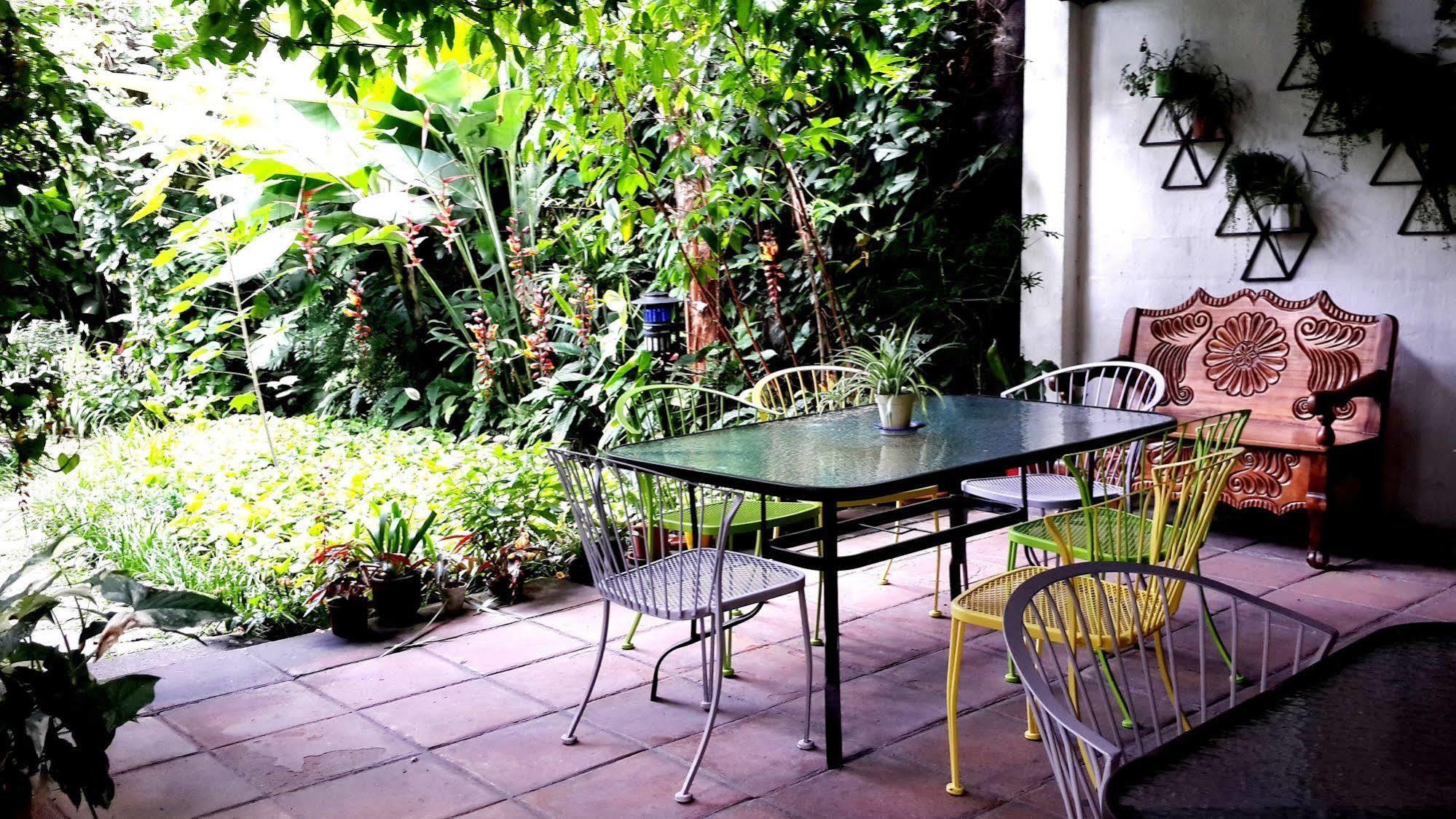 Hotel Arbol De Fuego ซานซัลวาดอร์ ภายนอก รูปภาพ